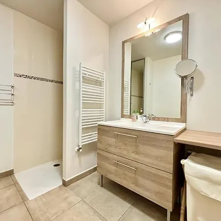 Elegant Hyper Centre Classe 3 Etoiles * آركاشو